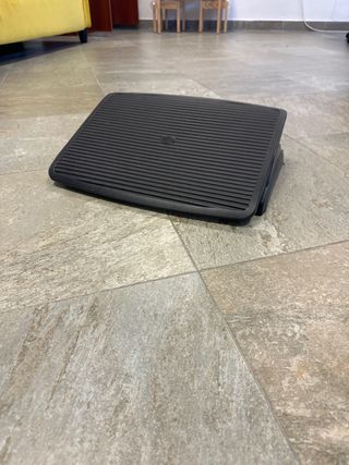 Reposapiés ergonómico ajustable