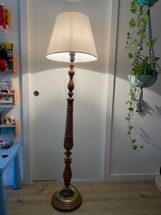 Lampada da terra vintage in legno e metallo