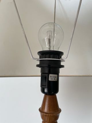 Lampada da terra vintage in legno e metallo