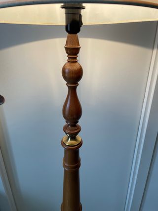 Lampada da terra vintage in legno e metallo