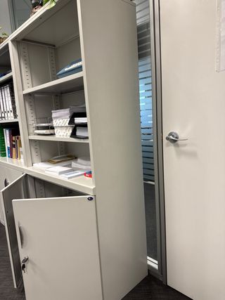 Mueble de oficina metálico