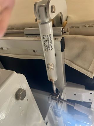 Sillón eléctrico 2motores Estetica Podologia tatto