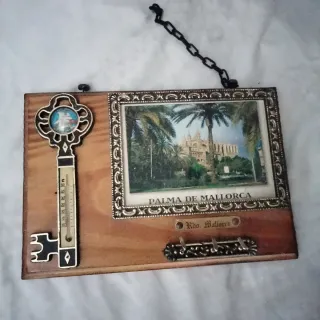 Colgador de llaves con termómetro