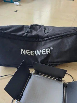 Kit 3 Focos LED Neewer RGB530 + Trípodes + Bolsa