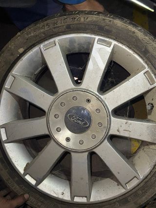 Llantas Ford Taurus 16