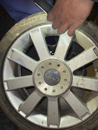 Llantas Ford Taurus 16