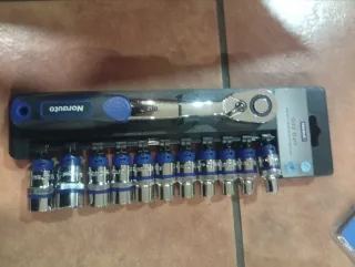 Carraca Norauto con vasos