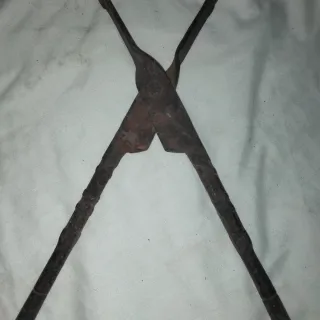 Pinzas o tenazas antiguas