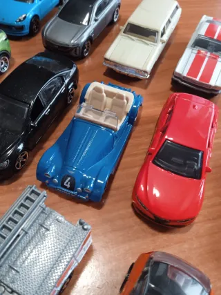 Vehículos a escala 1/72 matchbox  licencia mattel.