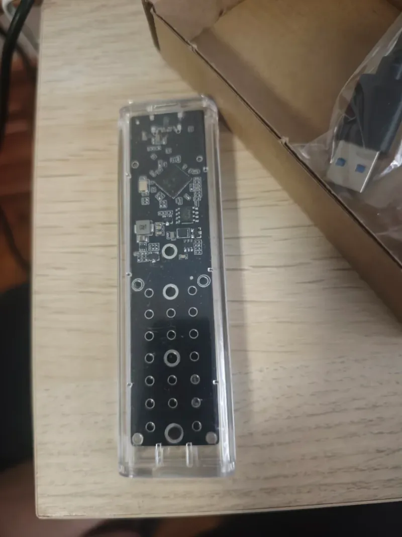 Adaptador M.2 NVMe a usb con disco m.2 256gb afbeelding 3