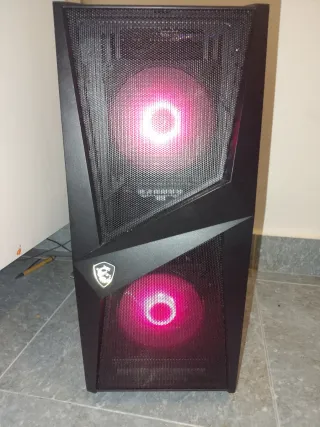 PC Gaming con luces LED