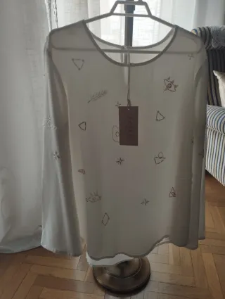 Blusa blanca joya