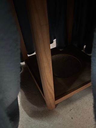 Mesa camilla azul y dorada