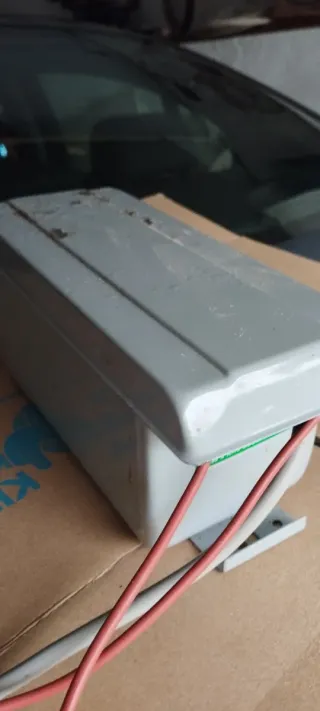 Transformador de neón gris