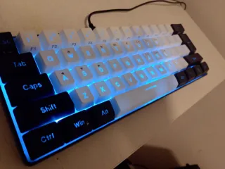 Teclado Gaming RGB Negro y Morado