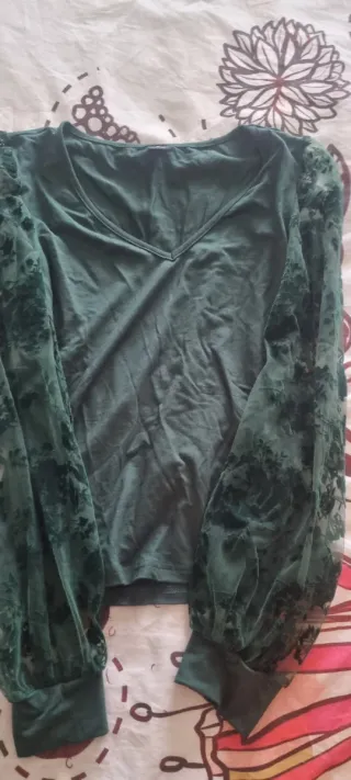 Camiseta verde manga larga