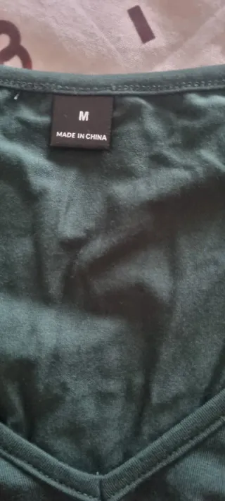 Camiseta verde manga larga