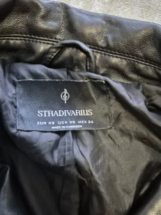 Cazadora polipiel negra