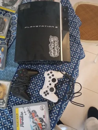 Consola PlayStation 3 Negra + 2 Mandos y 7 juegos