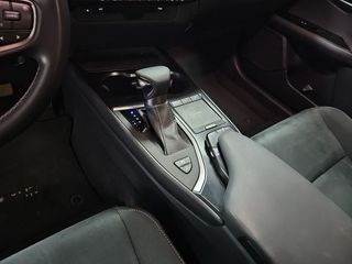 Lexus UX 2.0 250h Business