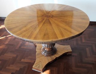 Tavolo rotondo in legno massiccio