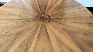 Tavolo rotondo in legno massiccio