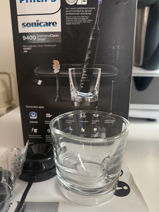 Cargador y Vaso de cristal Philips Sonicare 9400