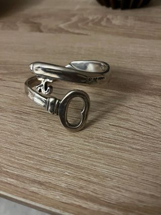 Pulsera Uno de 50 Llave Plata cada una 25 euros