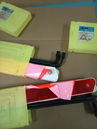 Dos triángulos de coche