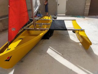 Barco Trimarán Virus Plus