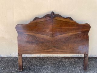 Cabezal de cama antiguo