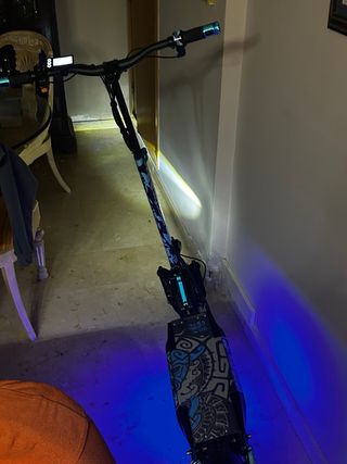 smartgyro rockway con vinilo y puño de moto