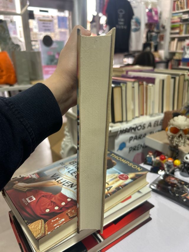 La biblioteca de las lectoras valientes: Libro ...