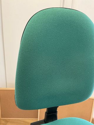 Silla de escritorio verde regulable