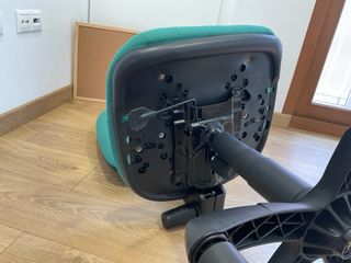 Silla de escritorio verde regulable