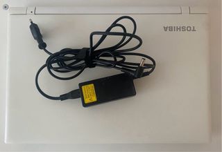 Ordenador portátil Toshiba blanco