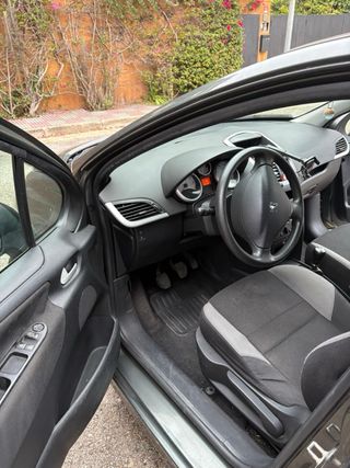Peugeot 207 1.4i 75cv (Averiado con ITV)
