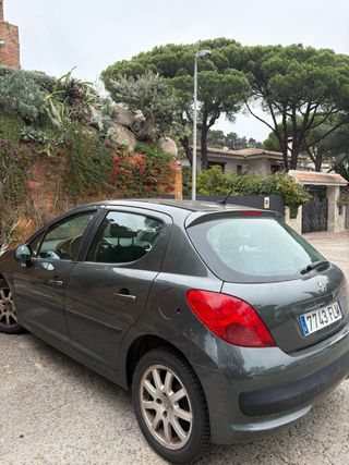 Peugeot 207 1.4i 75cv (Averiado con ITV)
