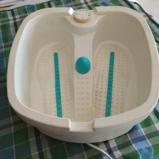 Masajeador de pies eléctrico 85W. Se le hecha agua