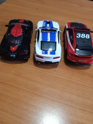 Lote 10 coches a Escala 1/36 kinsmart