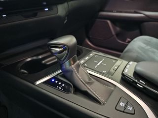 Lexus UX 2.0 250h Premium