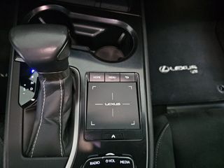 Lexus UX 2.0 250h Premium