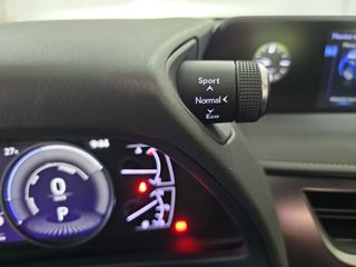 Lexus UX 2.0 250h Premium