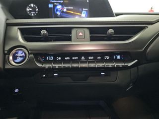 Lexus UX 2.0 250h Premium