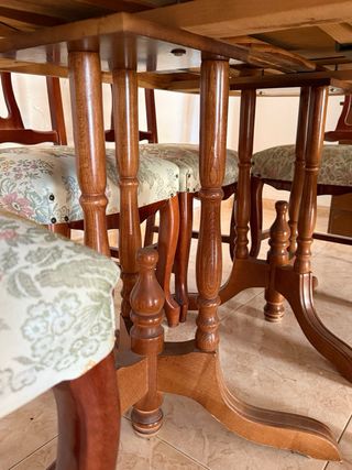 Mesa comedor y 6 sillas en muy buen estado