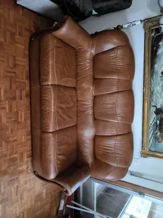 Sofá de piel vintage marrón