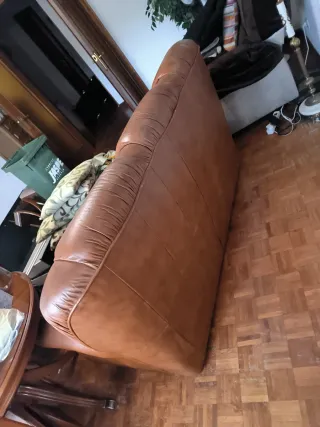 Sofá de piel vintage marrón