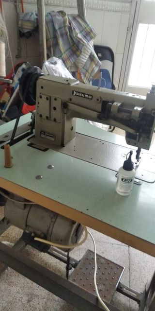 Máquina de coser industrial YAKUMO