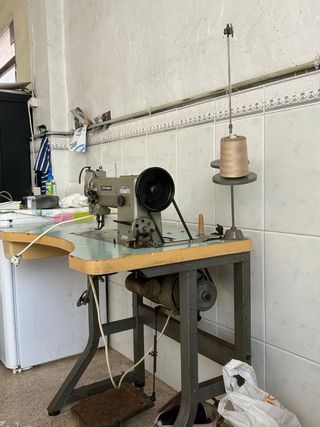 Máquina de coser industrial YAKUMO