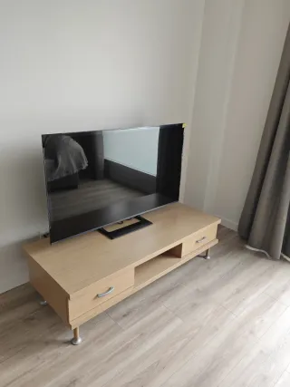 Mesa TV en roble con dos cajones